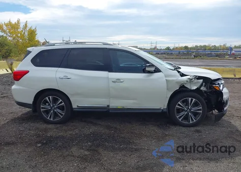 2017 Nissan Pathfinder Platinum/S/Sl/Sv z USA, uszkodzony, nr VIN 5N1DR2MM2HC646386